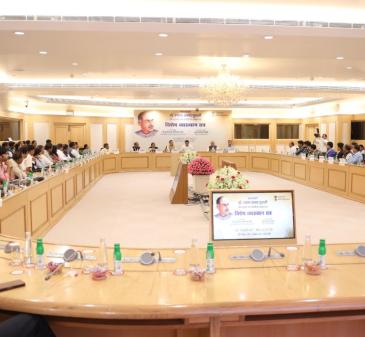  The Ministry of Heavy Industries organised a Special Lecture Session on 28th July 2025 at Vigyan Bhawan, New Delhi, to commemorate the 125th Birth Anniversary of Dr. Syama Prasad Mookerjee. Shri Bhupathiraju Srinivasa Varma, Hon'ble Minister of State for Heavy Industries and Steel, graced the occasion as the Chief Guest, and Shri Kamran Rizvi, Secretary, Ministry of Heavy Industries, was the Guest of Honour